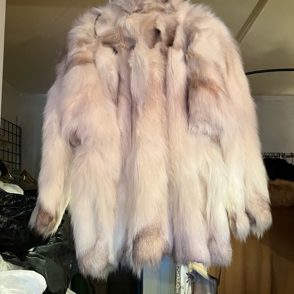 Size 0-6x reasonable offer
Mink , lamb, Rabbit, wool, fox , leather and suede ~ - Picture 11 of 13